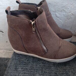 LIGHT BROWN HIGH-TOP SHOE ANKLE BOOT FAUX LEATHER ZIPPERS SIZE 7.5